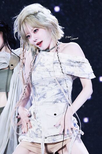 Sakura Miyawaki 宮脇 咲良