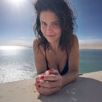 Samara Felippo