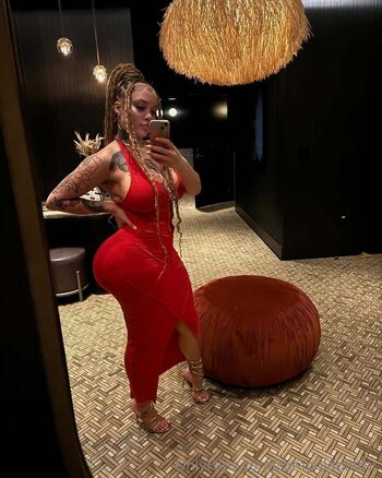 Full leaked Sara gold private onlyfans photo