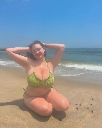 Full leaked Savthepeople private onlyfans photo