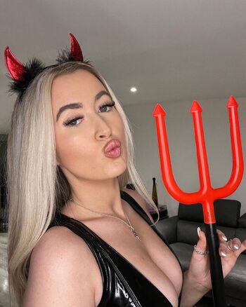 Full leaked Shaunagames private onlyfans photo