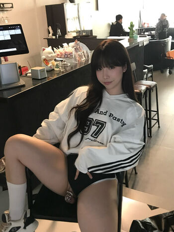 Full leaked Shiliuyelei private onlyfans photo
