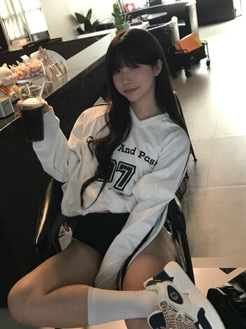 Full leaked Shiliuyelei private onlyfans photo