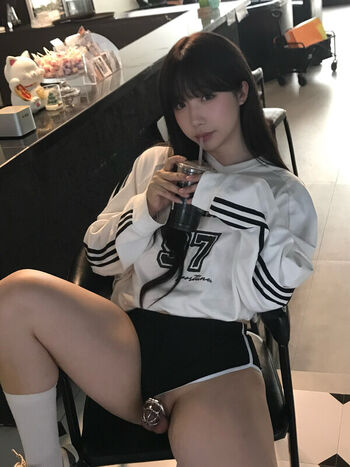 Full leaked Shiliuyelei private onlyfans photo
