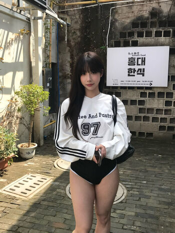 Full leaked Shiliuyelei private onlyfans photo