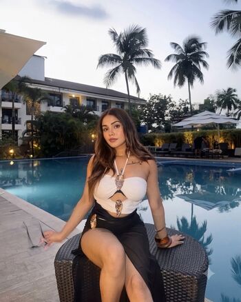 Full leaked Shruti arora private onlyfans photo