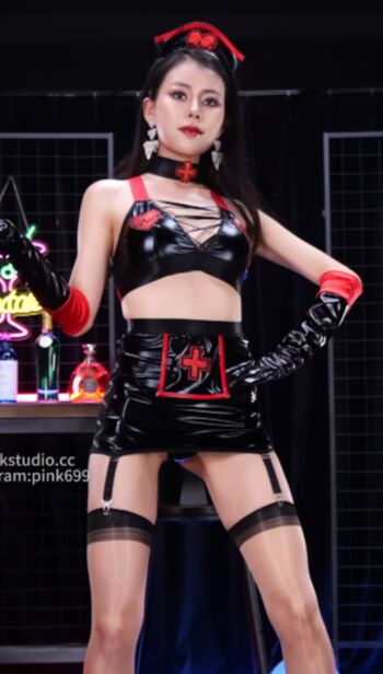 Full leaked Slutty asian dancers private onlyfans photo