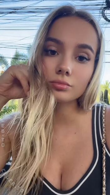 Full leaked Snipsska private onlyfans photo