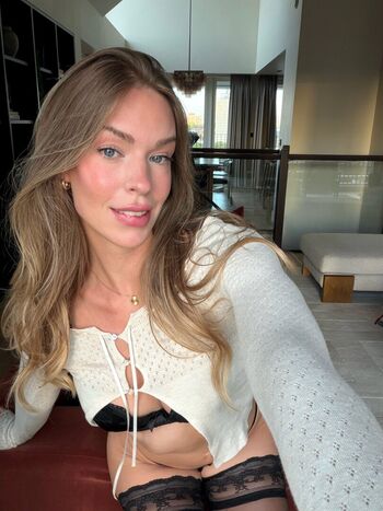 Full leaked Sophie lauren private onlyfans photo
