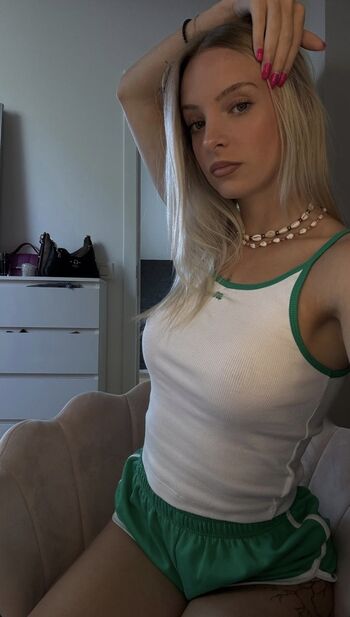 Full leaked Kaity sun / private onlyfans photo