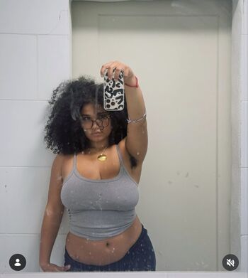 Full leaked Svveettoonz private onlyfans photo