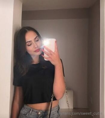 Full leaked Sweet cutie private onlyfans photo