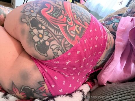 Full leaked Tattoosnwaifus private onlyfans photo
