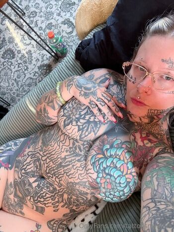 Full leaked Tattoosnwaifus private onlyfans photo