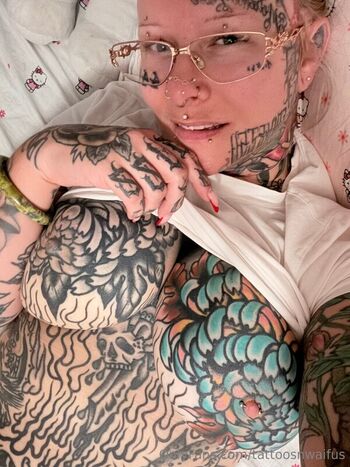 Full leaked Tattoosnwaifus private onlyfans photo