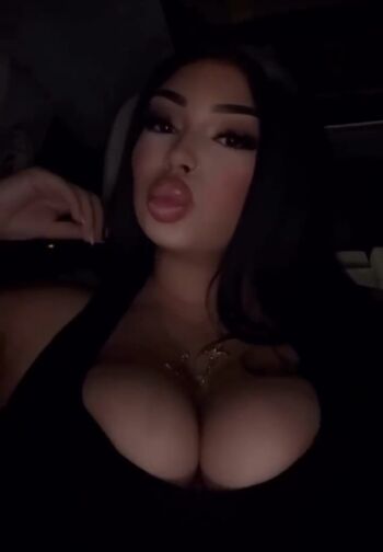 Full leaked Thick baddie oxashhley private onlyfans photo