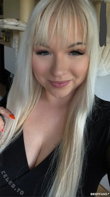 Tina Typicaltinaa