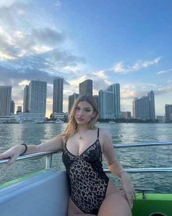 Full leaked Toomuchlucile private onlyfans photo