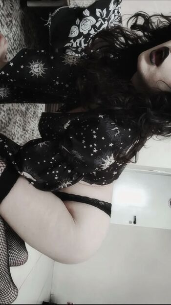 Full leaked Usagiisenshi private onlyfans photo