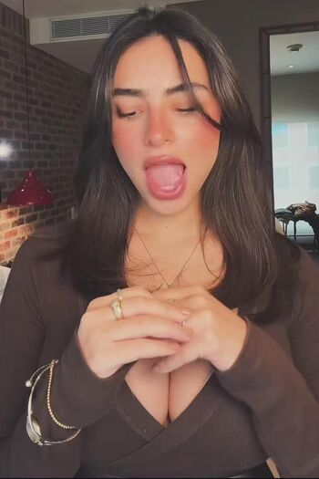 Valentina Buzzurro