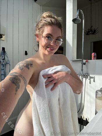 Full leaked Valerie bardot private onlyfans photo