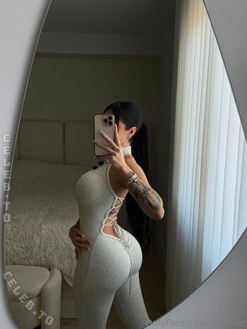 Full leaked Valerie cossette private onlyfans photo
