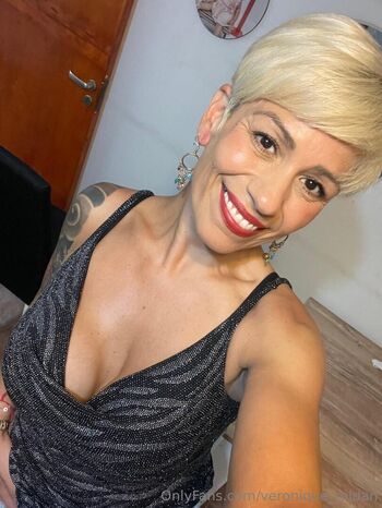Full leaked Veronique private onlyfans photo