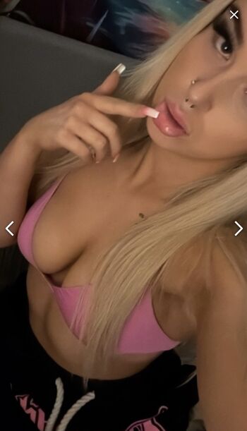 Full leaked Vickiejokr private onlyfans photo