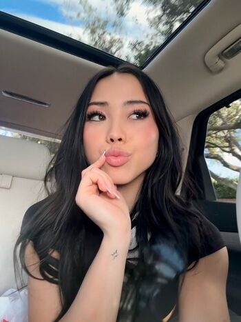 Full leaked Vivienne vo page private onlyfans photo