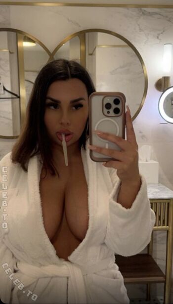 Full leaked Whitechoccolat private onlyfans photo