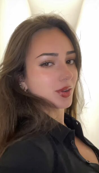 Full leaked Bratbaylee/ private onlyfans photo