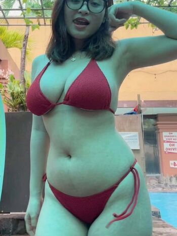 Full leaked Roxi black / private onlyfans photo