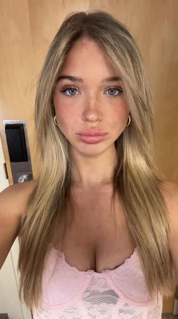 Full leaked Vickymont/ private onlyfans photo