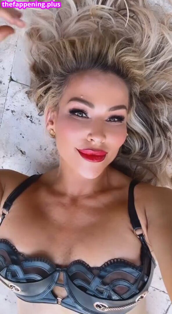 WWE Natalya Neidhart , The Boat / natbynature Foto OnlyFans Nua #19