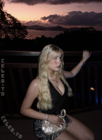 Full leaked Xmiaa private onlyfans photo