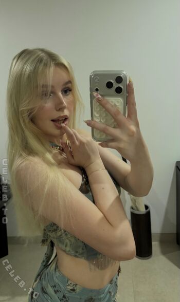 Full leaked Xmiaa private onlyfans photo