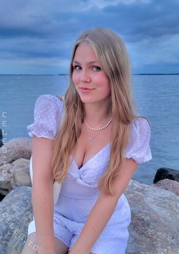 Full leaked Xyunax private onlyfans photo