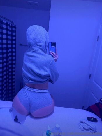 Full leaked Xoxocmichelle private onlyfans photo