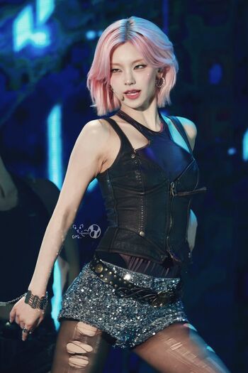 Full leaked Who is this / private onlyfans photo