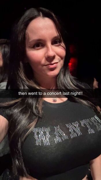 Full leaked Yellz private onlyfans photo