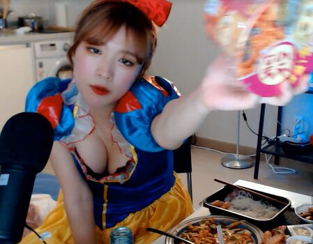 Full leaked Yummy private onlyfans photo