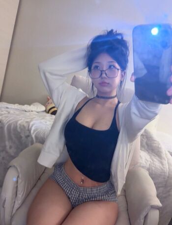 Full leaked Yurasweb  page private onlyfans photo