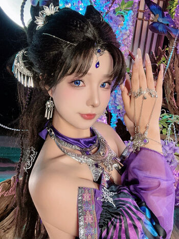 Full leaked Yuuhuia private onlyfans photo