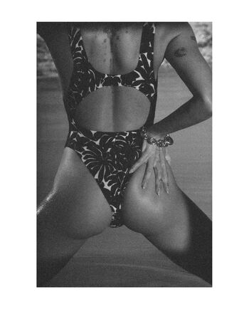 Full leaked Zoe kravitz private onlyfans photo