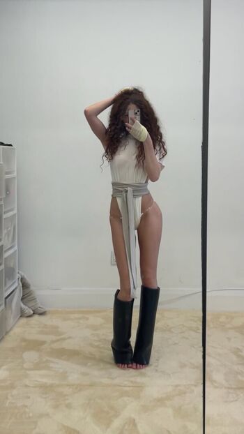Full leaked Zoenya private onlyfans photo
