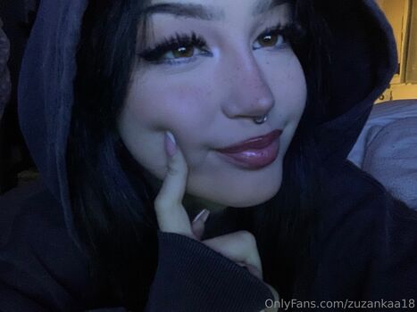 Full leaked Zuzinkaa private onlyfans photo